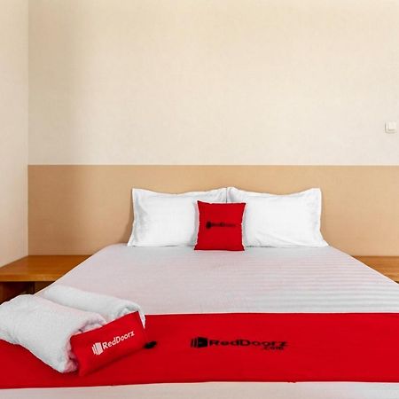 Reddoorz Syariah @ Kebraon Hotel Сурабая Екстериор снимка