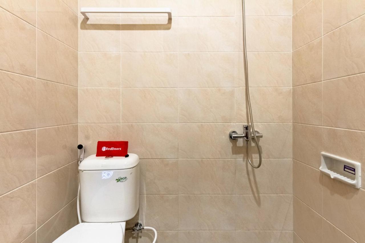 Reddoorz Syariah @ Kebraon Hotel Сурабая Екстериор снимка